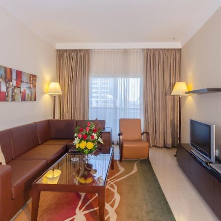 Flora Park Deluxe Hotel Apartments Дубай Екстериор снимка